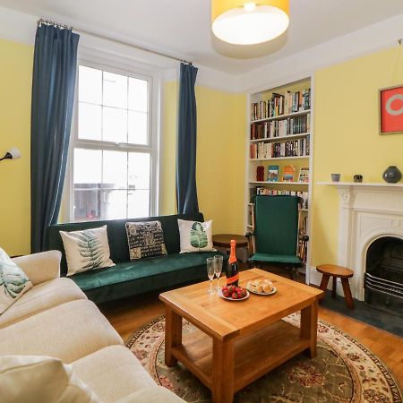 27 Exeter Street Villa Тинмут Екстериор снимка