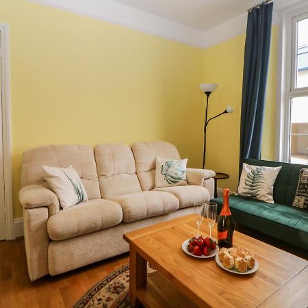 27 Exeter Street Villa Тинмут Екстериор снимка