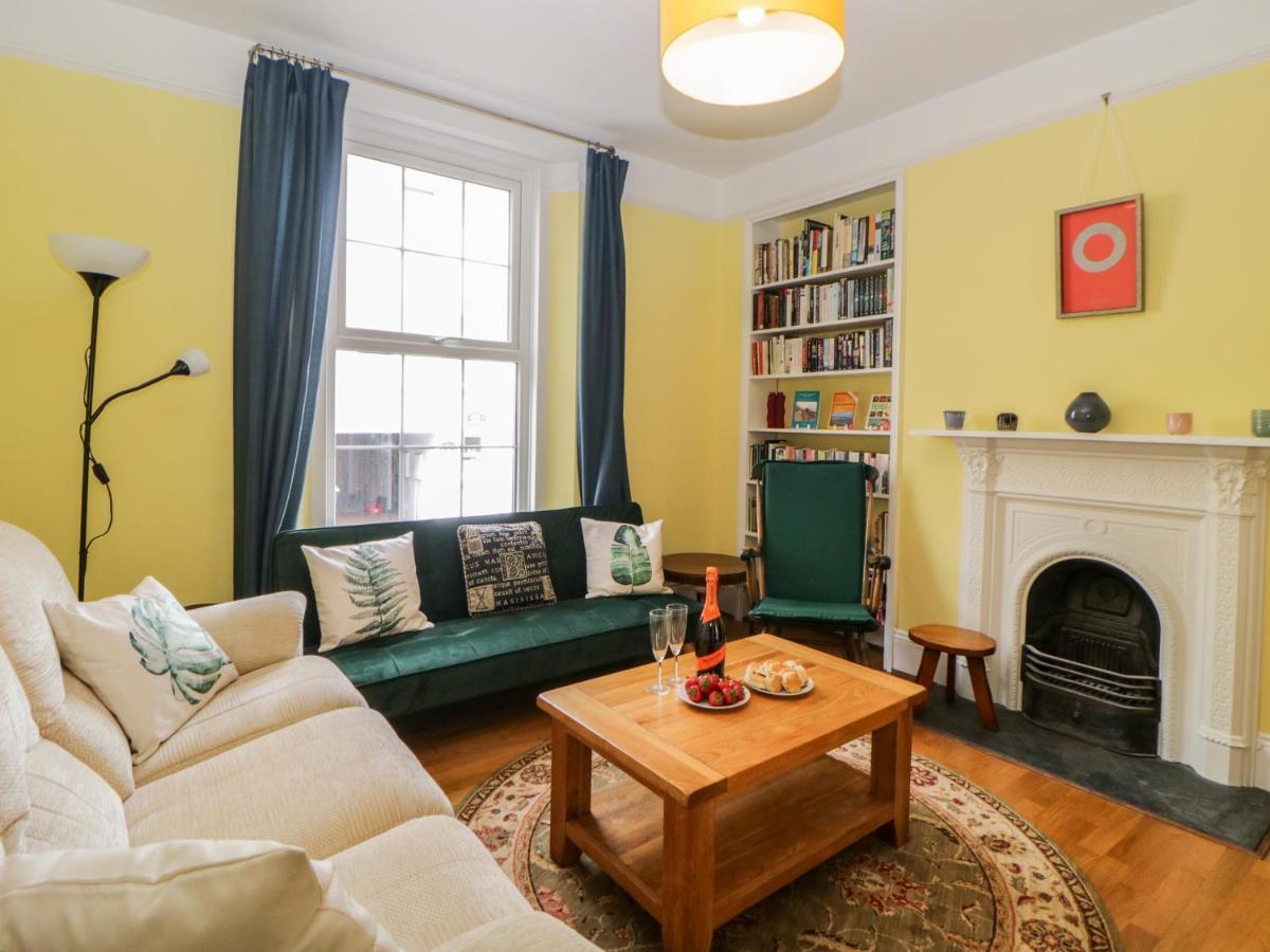 27 Exeter Street Villa Тинмут Екстериор снимка