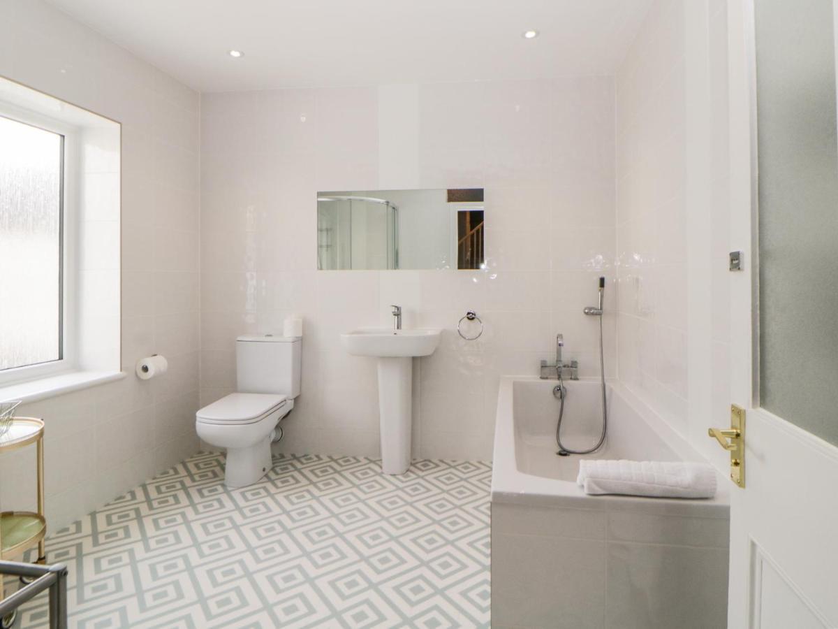 27 Exeter Street Villa Тинмут Екстериор снимка